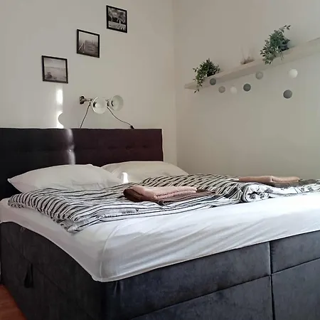 Angela Apartment *